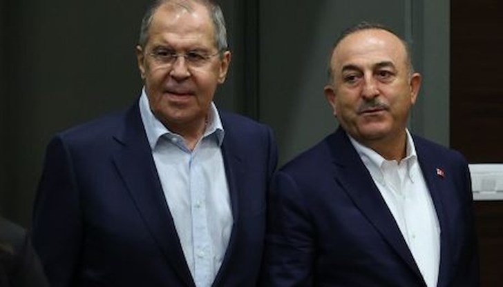 Приписваните на Русия планове за ескалация на ситуацията около Украйна категорично се отричат в Москва, стана ясно от телефонен разговор между външните министри на Турция и Русия