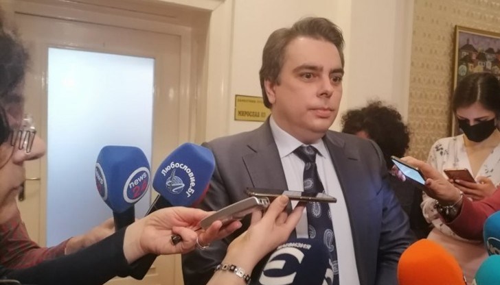 Относно разработката на малки ядрени мощности в САЩ, Василев посочи, че все още няма работещ прототип. За сметка на това са разгледани нови налични технологии Относно разработката на малки ядрени мощности в САЩ, Василев посочи, че все още няма работещ прототип. За сметка на това са разгледани нови налични технологии