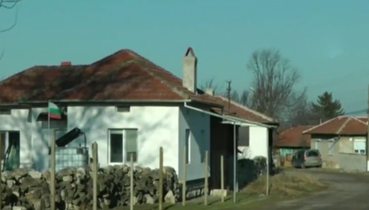 Вчера вечерта ѝ прилошава и докато дойде Спешната помощ е издъхнала Вчера вечерта ѝ прилошава и докато дойде Спешната помощ е издъхнала