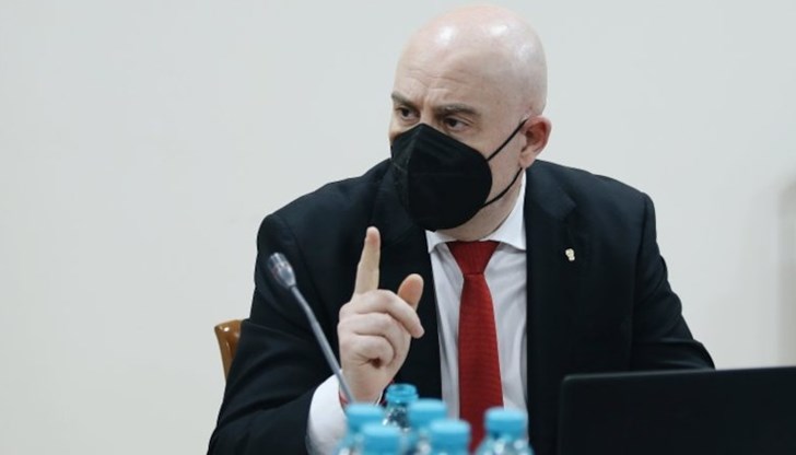 Предложението 20 милиона от бюджета на прокуратурата да отидат към БАН предизвика дебат в парламента