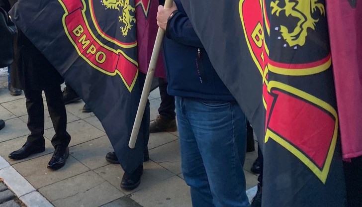 Недоволството е заради поскъпването на електроенергията и цените на храните и услугите Недоволството е заради поскъпването на електроенергията и цените на храните и услугите