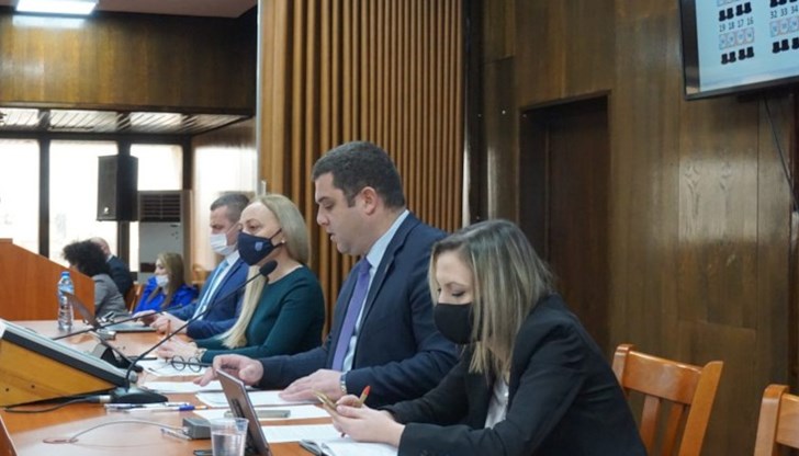 Отчет на изпълненията на решенията на местния парламент, представен на днешното 30-о заседание Отчет на изпълненията на решенията на местния парламент, представен на днешното 30-о заседание