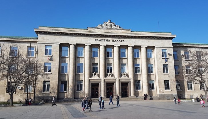 Образувани са общо 96 преписки, от които за „неносене на маска“ – 81, а за „нарушена карантина“ – 15 Образувани са общо 96 преписки, от които за „неносене на маска“ – 81, а за „нарушена карантина“ – 15