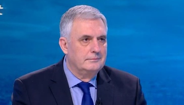 По думите му Русия ще загуби пазарите си в Европа и ще спечели НАТО на границите си, защото Украйна ще бъде приета много бързо в Алианса