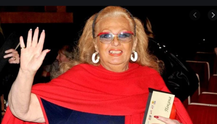 Под името Нора Нова тя става първата българка, участвала в музикалния конкурс на „Евровизия“ Под името Нора Нова тя става първата българка, участвала в музикалния конкурс на „Евровизия“