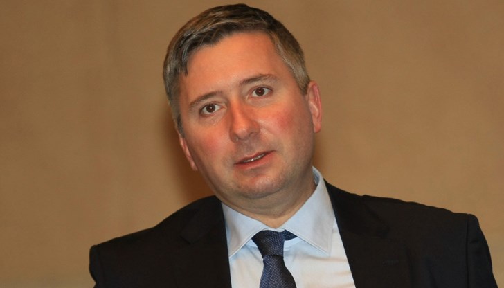 Бизнесменът излезе с позиция след обвиненията на депутати от ДПС за производството на зелена енергия Бизнесменът излезе с позиция след обвиненията на депутати от ДПС за производството на зелена енергия