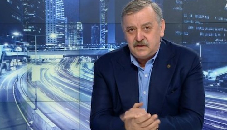 По-хубави ваксини няма да дойдат, тъй като всички изследвания сочат: най-ефективни са РНК-ваксините, стана ясно още от думите му.