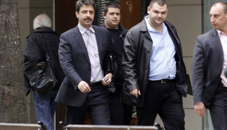 Истинският лост за изчистване на авгиевите обори на корупцията от последните години е възобновяване на разследването от ДАНС и ГДБОП на делото КТБ Истинският лост за изчистване на авгиевите обори на корупцията от последните години е възобновяване на разследването от ДАНС и ГДБОП на делото КТБ