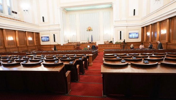 На него трябва да бъдат гласувани "персонални промени" в правителството