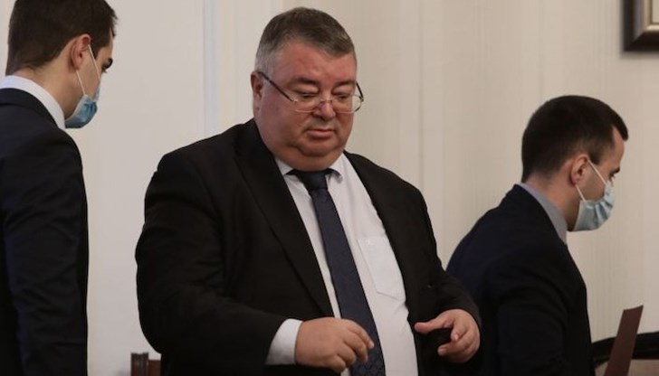 Още в средата на годината е възможна извънредна индексация, смята Ивайло Иванов