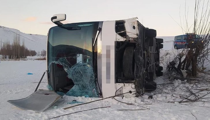 По предварителни данни в автобуса е имало 39 души По предварителни данни в автобуса е имало 39 души