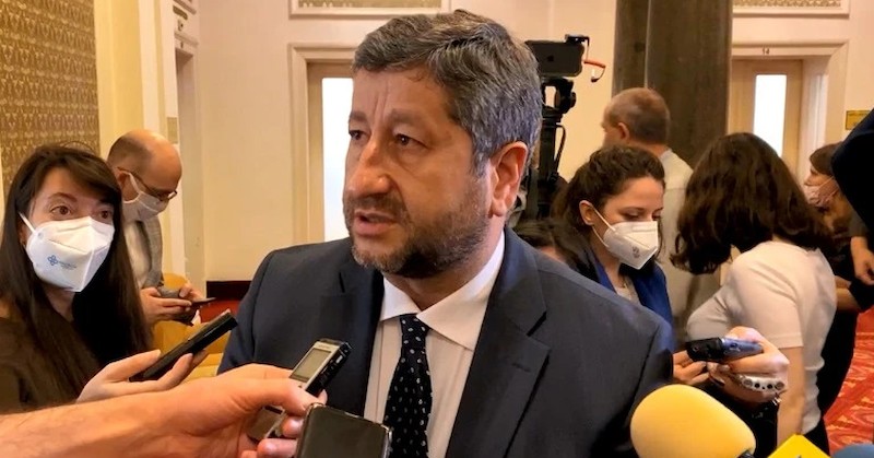 Лидерът на ДБ подкрепи Петков в спора му с Радев