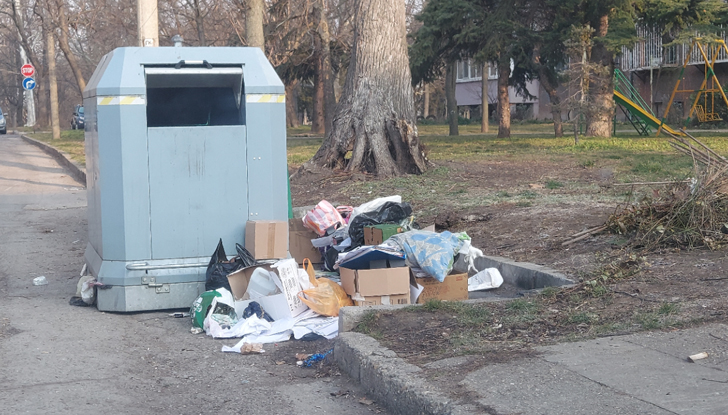 Проблемът е по улица &bdquo;Алеи Възраждане&ldquo; от блок &bdquo;Струмица&ldquo; до