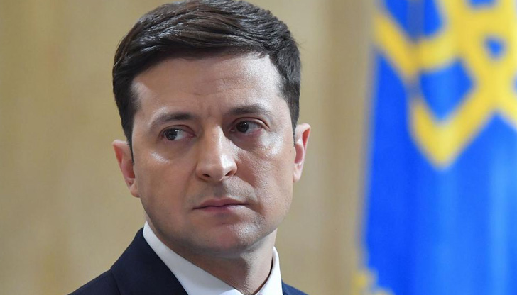 Докато страната му е под заплаха от &bdquo;неизбежна&rdquo; според Запада