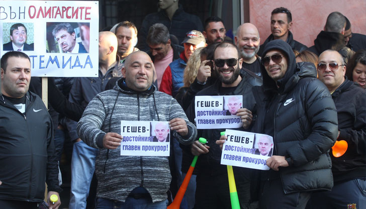 Някои злорадстват за Кирил Петков - ето, не донесъл на