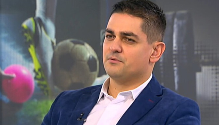 "Промяната в държавата неминуемо ще стигне и до БФС", отбеляза