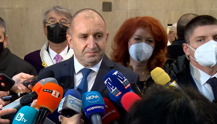 Позиция на президента Румен РадевОще при връчването на мандата ясно