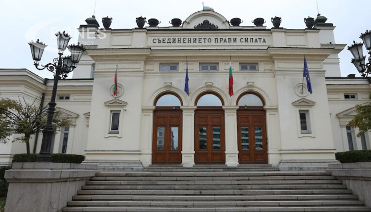 НС прие бюджета на държавата за 2022 г., предаде Депутатите