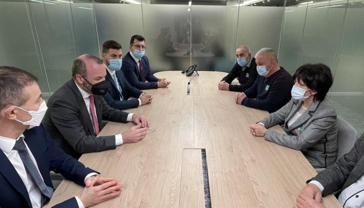 Представителите на ГЕРБ - Кърджали запознаха председателят на ЕНП как