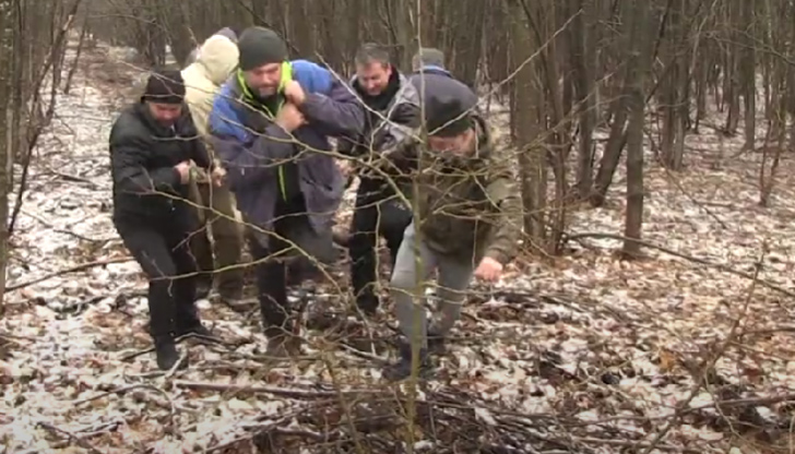 Елен се вряза в училищен автобус с ученици и загина.
