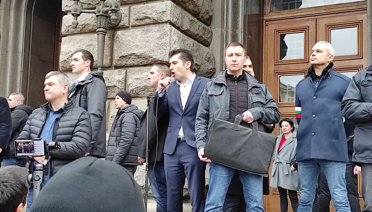 Готов съм да чуя вашите критики, каза ПетковПремиерът Кирил Петков