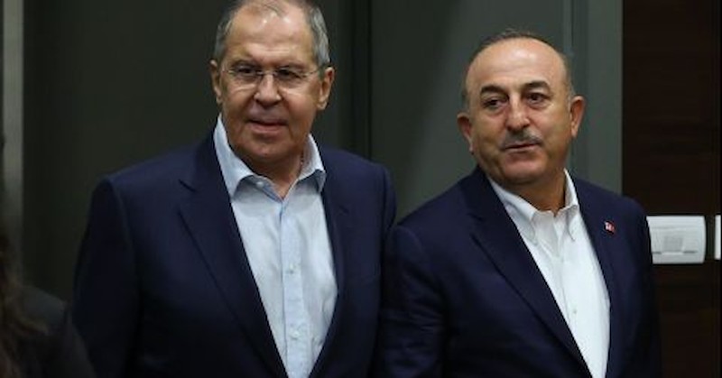 Външните министри на Турция, Русия и Украйна разговаряха по телефонаТурският