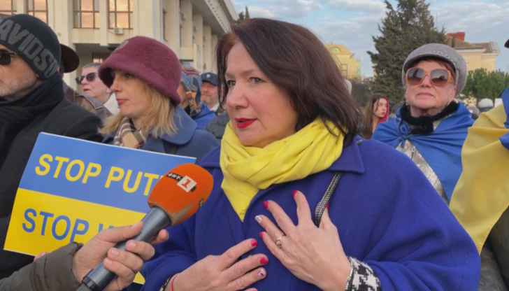 Събират се хора от различни националности с призив да се