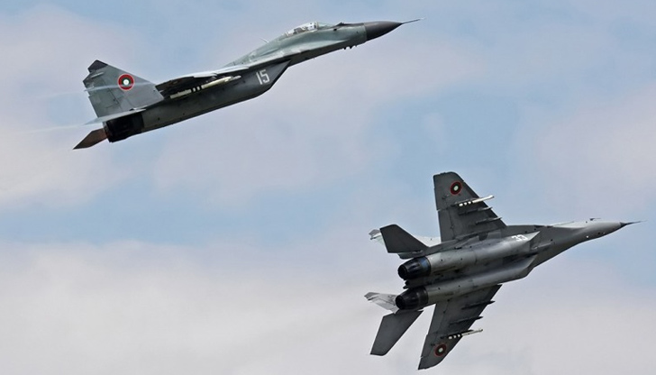 МО: Охраната на въздушното пространство на НАТО е мирновременна колективна