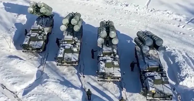 Столтенберг заяви, че Москва все още може да предприеме нападение