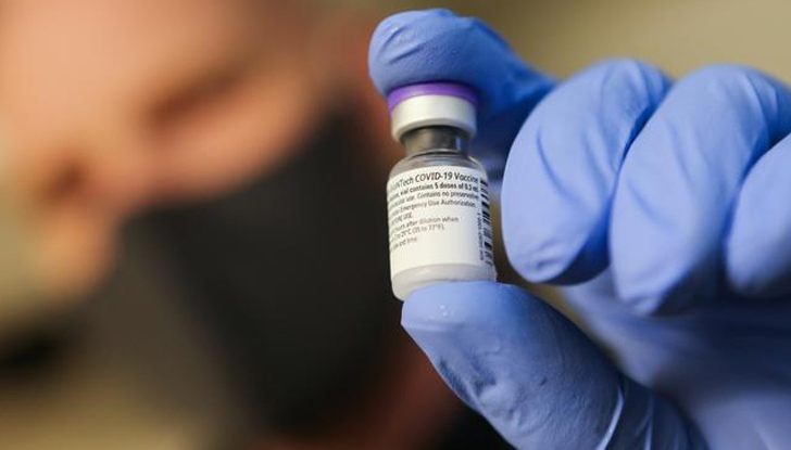 Заслужава ли си да се разработва специална ваксина срещу Омикрон?Малко