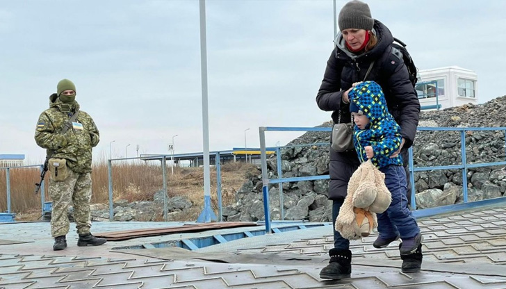 Автобус с 27 български граждани е тръгнал от граничния пункт