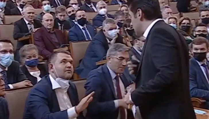 Коалицията е от правилната страна на движение на пътя"Аз виждам,