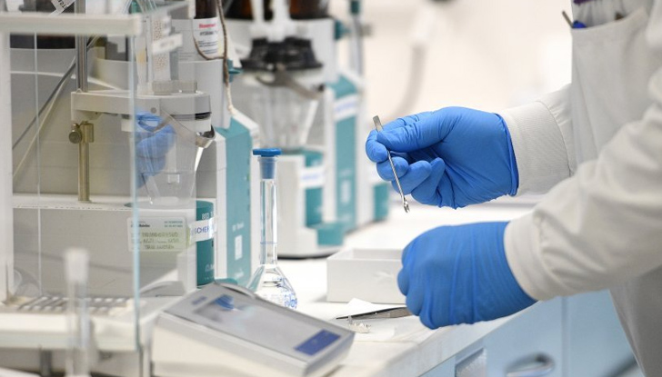 За първата ваксина той сподели, че е завършена, но трябва