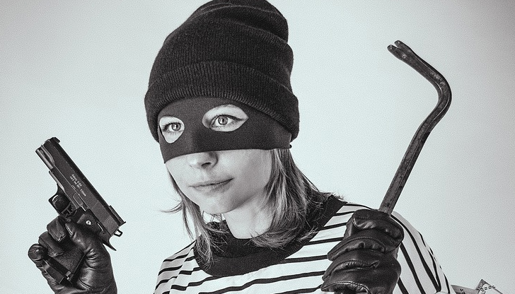 Последно тя е отмъкнала 3000 лв. от оборота в обект