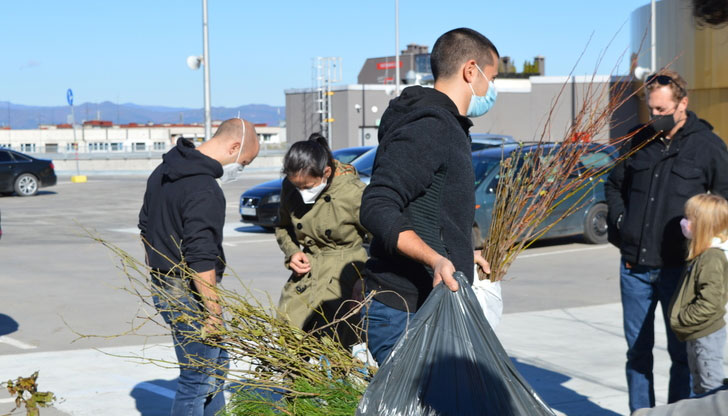Желаещите трябва да отидат на паркинга на НАП в съботаГората.бг