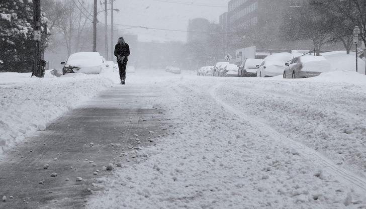 Днес ще бъде облачно и с валежи, отначало от дъжд,