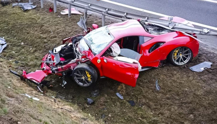 При инцидента с 488 Pista по чудо няма пострадалиFerrari 488