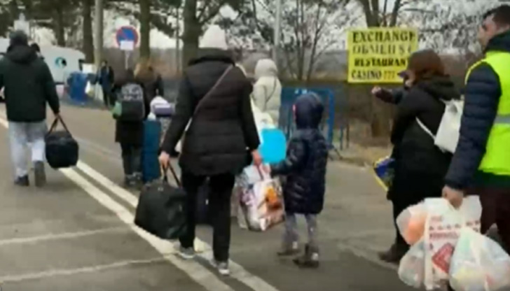 Потокът от украинци, бягащи в Румъния от войната, не спира.На