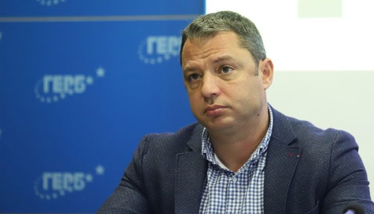 По думите му става дума за двама мъже и една