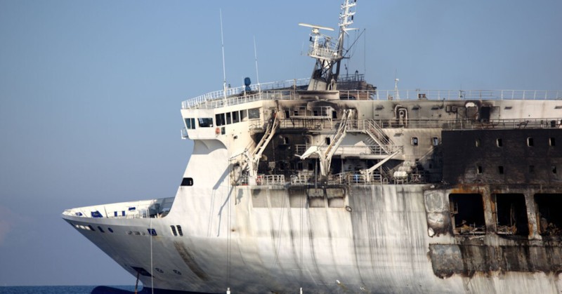 Вижте видео от корабаРазполагаме с кадри от дрон, на които