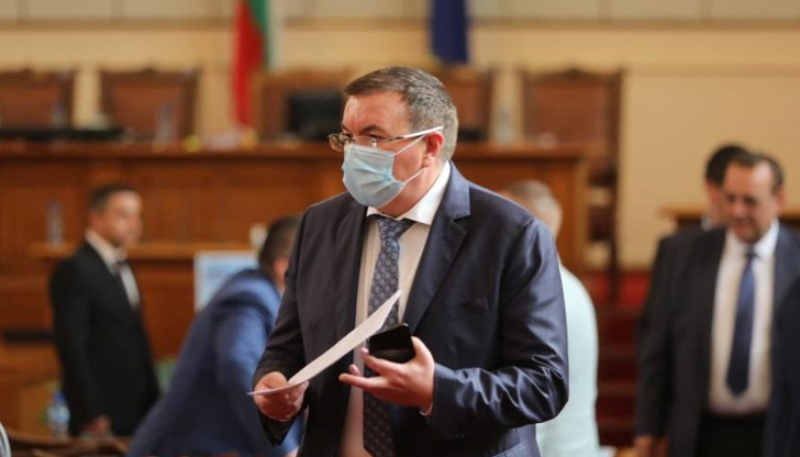 Президентът Румен Радев управляваше кризата след нас. По същия начин