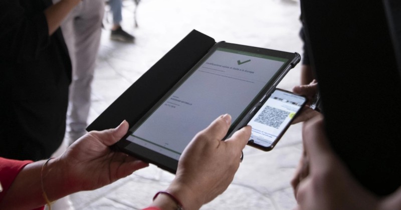 Студентите могат да се върнат в университетите без зелен сертификатУниверситетите