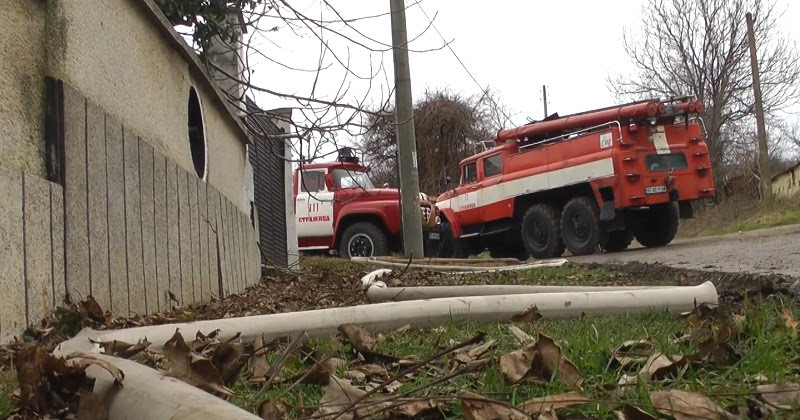 През изтеклото денонощие 2 сигнала са наложили намесата на пожарникарите