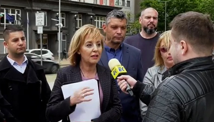 Внесохме Закона срещу колекторите последователно в 3 парламента, припомня Мая