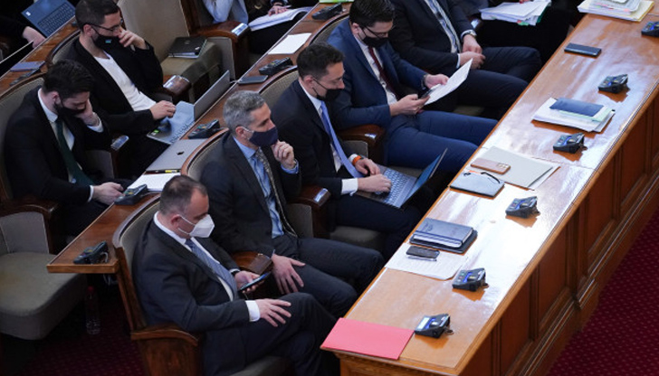 И в хубаво, и готово: когато ГЕРБ и ДПС ръкопляскат