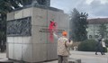 Още не могат да изчистят Паметника на Альоша в Русе