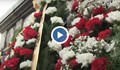 Русенци затрупаха с цветя Паметника на свободата