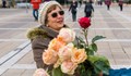 В Ямбол местната управа раздава рози на жените в града