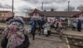 Украйна подновява евакуацията на цивилни през три хуманитарни коридора