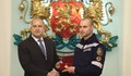 Румен Радев връчи високи държавни отличия на български огнеборци